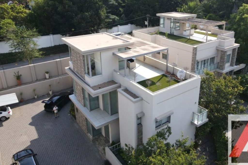 Mansion estate
